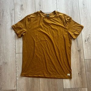 NWOT Vuori t shirt-medium, yellow/mustard color